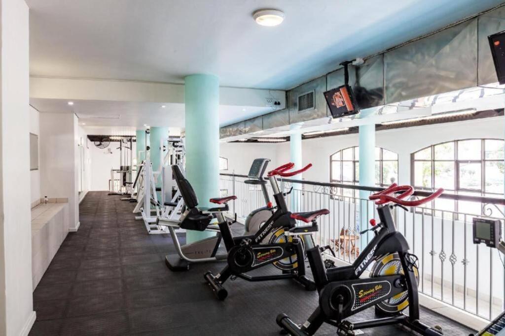Renovated, Pools, Park, Gym, Parking, Canal Walk Access * Cape Town