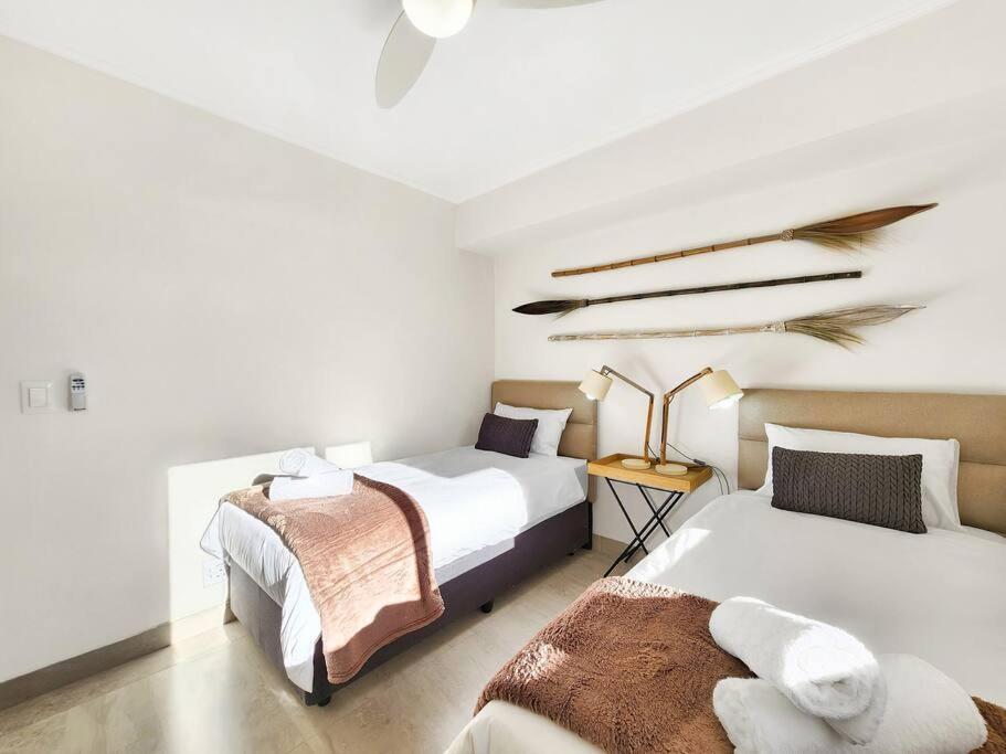 Apartment Renovated, Pools, Park, Gym, Parking, Canal Walk Access *