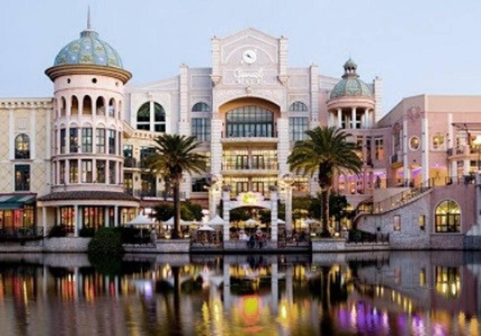 Renovated, Pools, Park, Gym, Parking, Canal Walk Access Cape Town