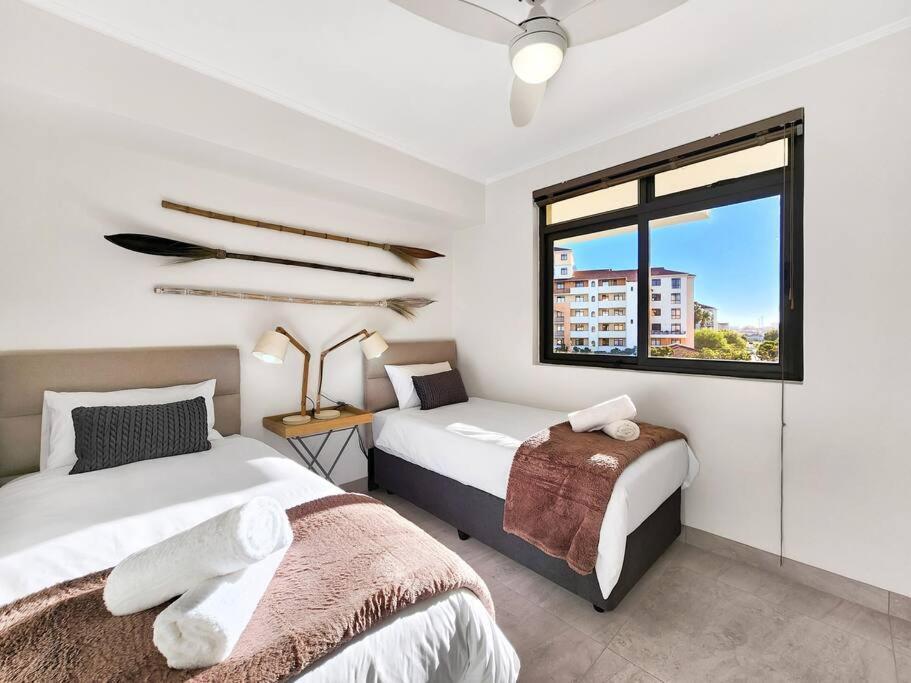 Renovated, Pools, Park, Gym, Parking, Canal Walk Access Kapstadt